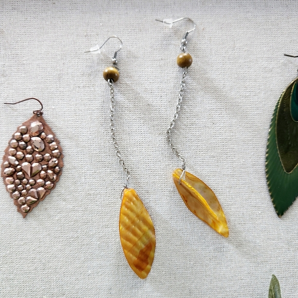 Leaf Earring Bundle - set of 3 pairs of earrings of textured leaves or feathers - Picture 4 of 7